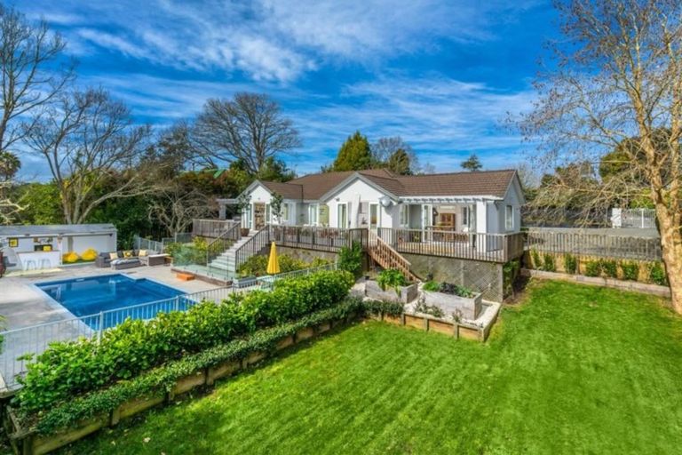 Photo of property in 48 Greenhithe Road, Greenhithe, Auckland, 0632