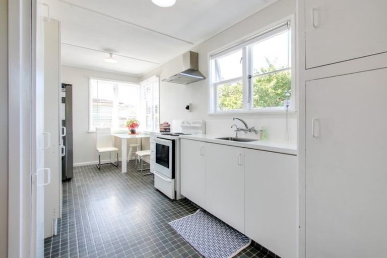 Photo of property in 48 Russell Road, Marewa, Napier, 4110
