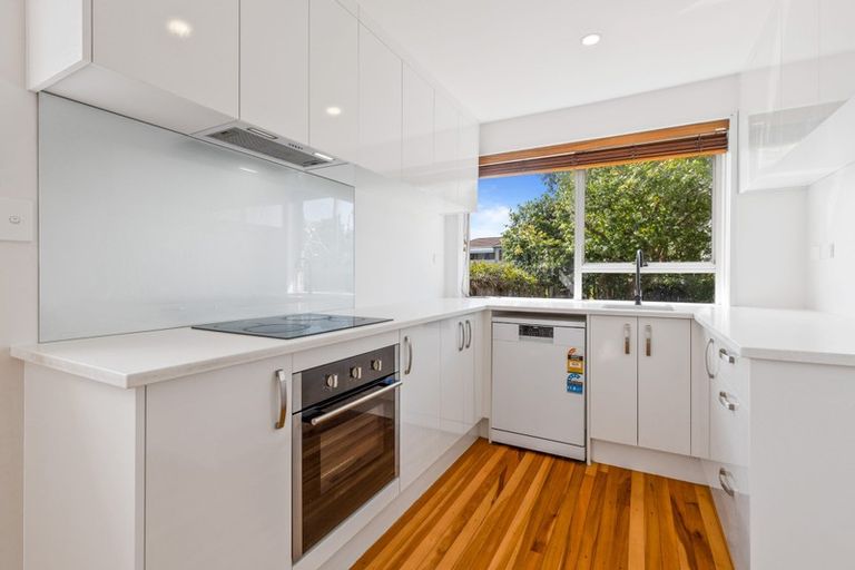 Photo of property in 20 Spencer Road, Pinehill, Auckland, 0632