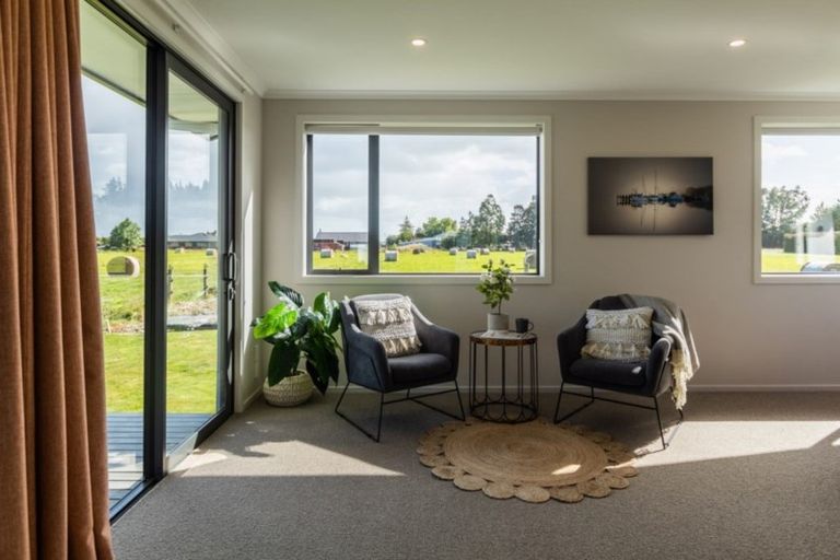 Photo of property in 14 Douglas Street, Winton, 9720