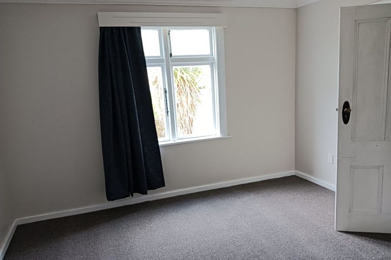 Photo of property in 35 Woodhaugh Street, Woodhaugh, Dunedin, 9010