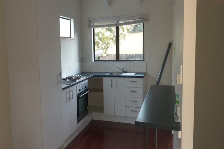 Photo of property in 3/180 Henderson Valley Road, Henderson, Auckland, 0612