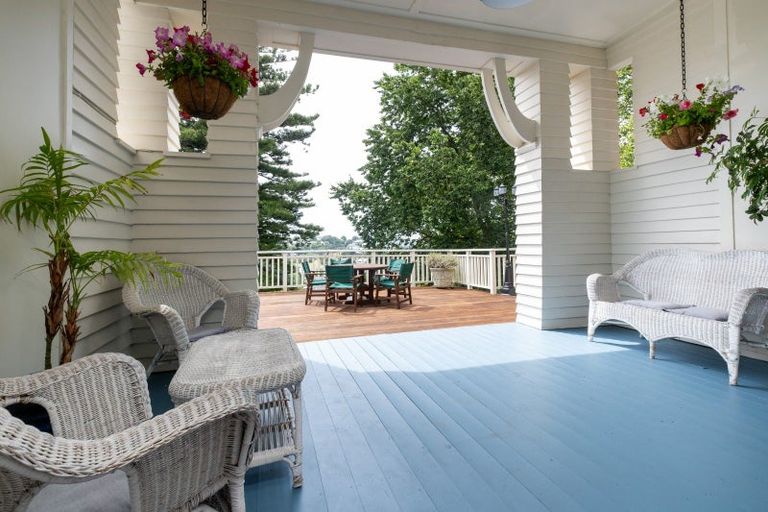 Photo of property in 27 Fitzroy Road, Bluff Hill, Napier, 4110