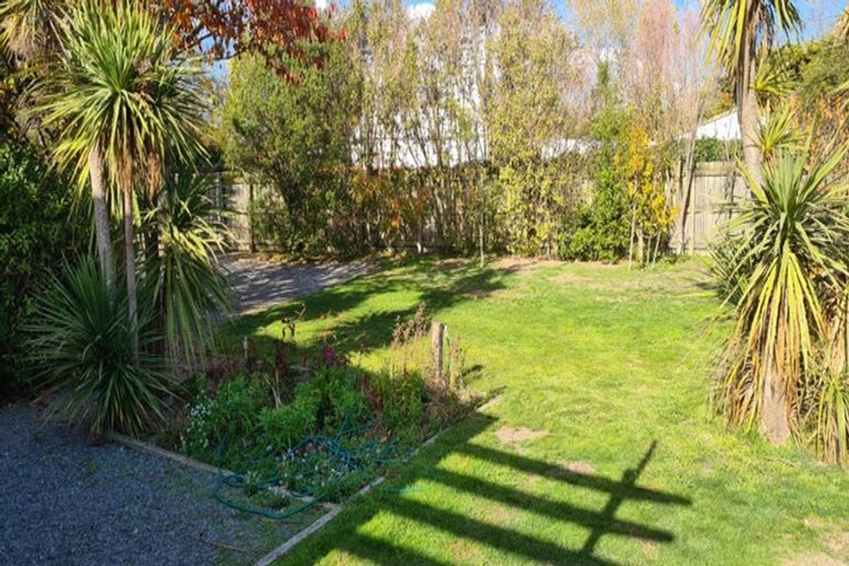 Photo of property in 24 Weld Street, Martinborough, 5711