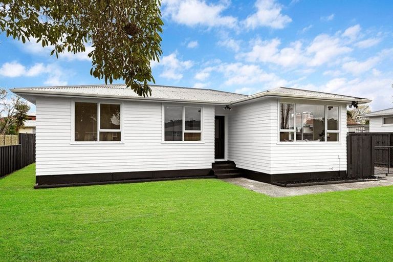 Photo of property in 17 Harper Street, Papakura, 2110