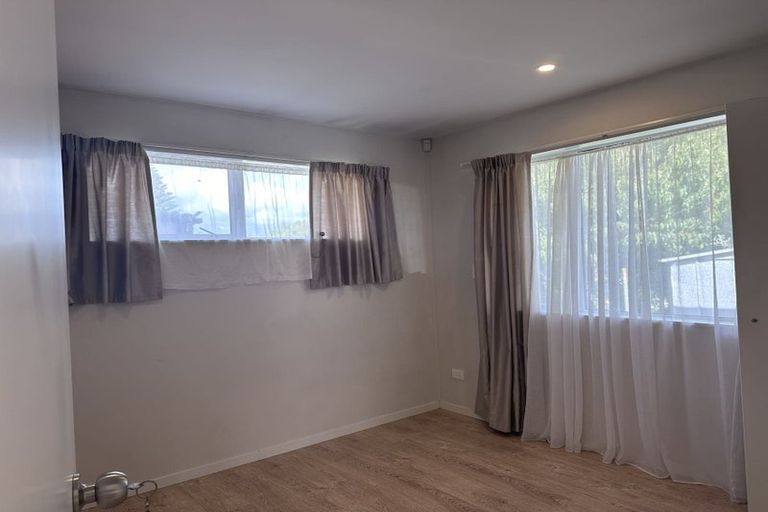 Photo of property in 33 Hutchinsons Road, Bucklands Beach, Auckland, 2014
