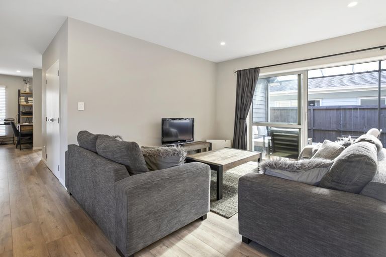 Photo of property in 121 Harbourside Drive, Karaka, Papakura, 2113