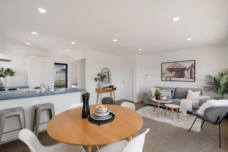 Photo of property in 1/59 Verran Road, Birkenhead, Auckland, 0626