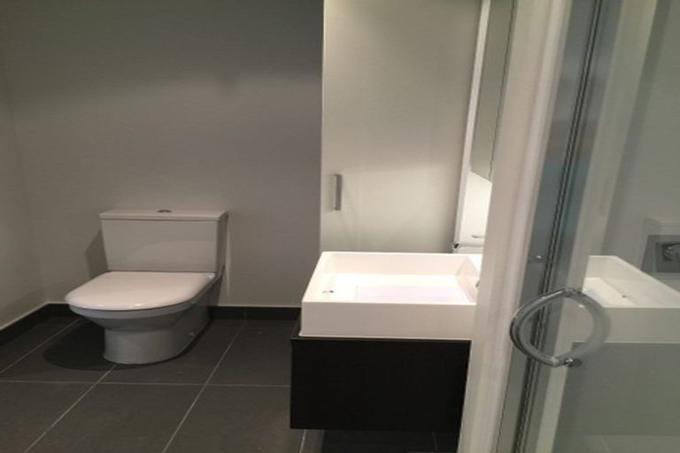 Photo of property in 33 Cricklade Terrace, Windsor Park, Auckland, 0632