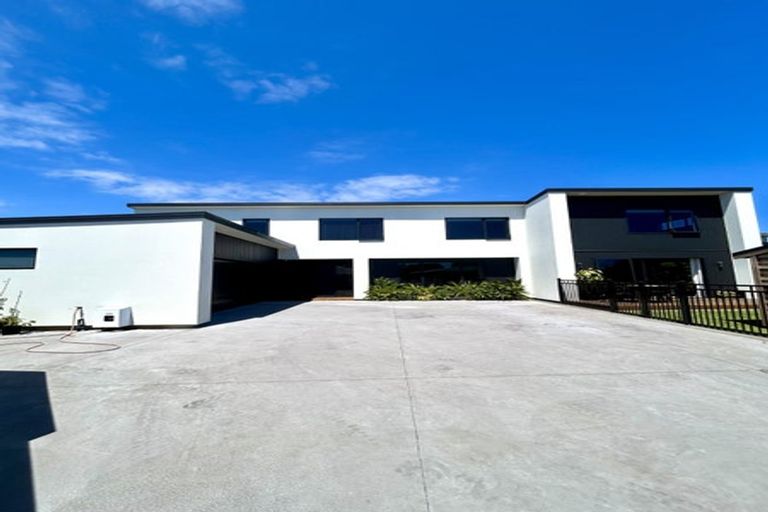 Photo of property in 12a Kauri Street, Merrilands, New Plymouth, 4312