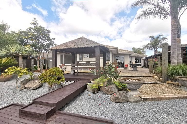 Photo of property in 36 Stranraer Crescent, Wattle Downs, Auckland, 2103