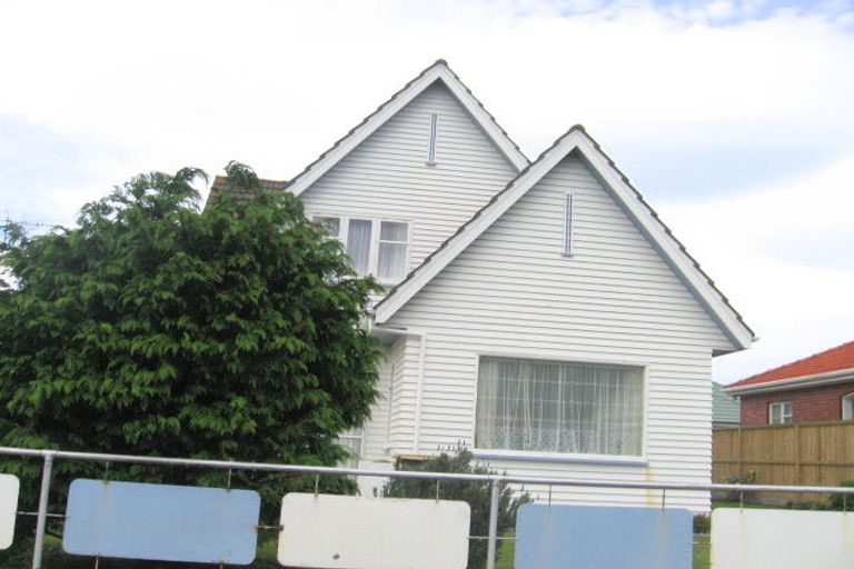 Photo of property in 26 Cambridge Street, Tawa, Wellington, 5028