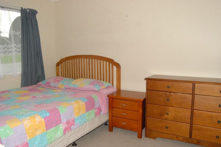 Photo of property in 1/47 Majesty Place, Half Moon Bay, Auckland, 2012