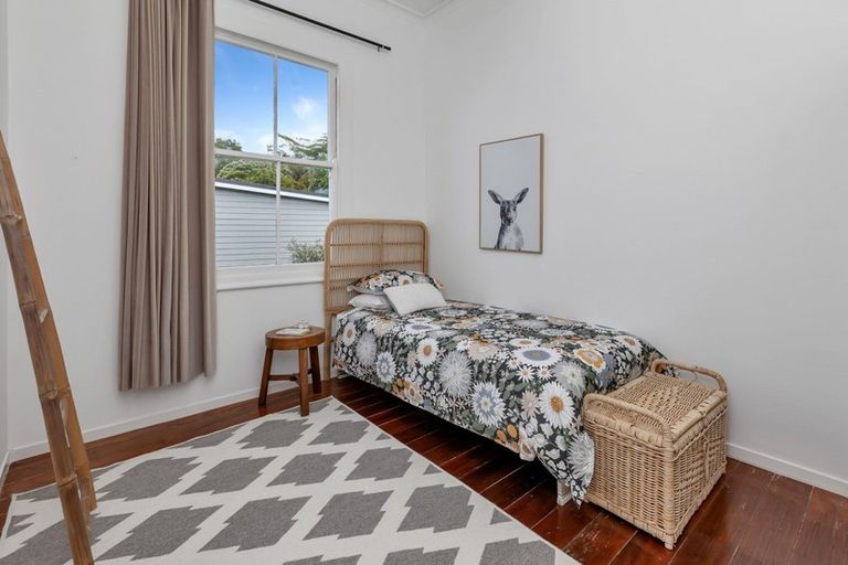 Photo of property in 34 Beach Road, Onerahi, Whangarei, 0110