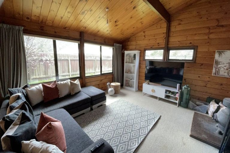 Photo of property in 63 Gemstone Drive, Birchville, Upper Hutt, 5018