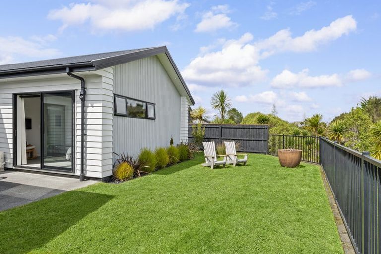Photo of property in 23 Vogwill Road, Kumeu, 0810
