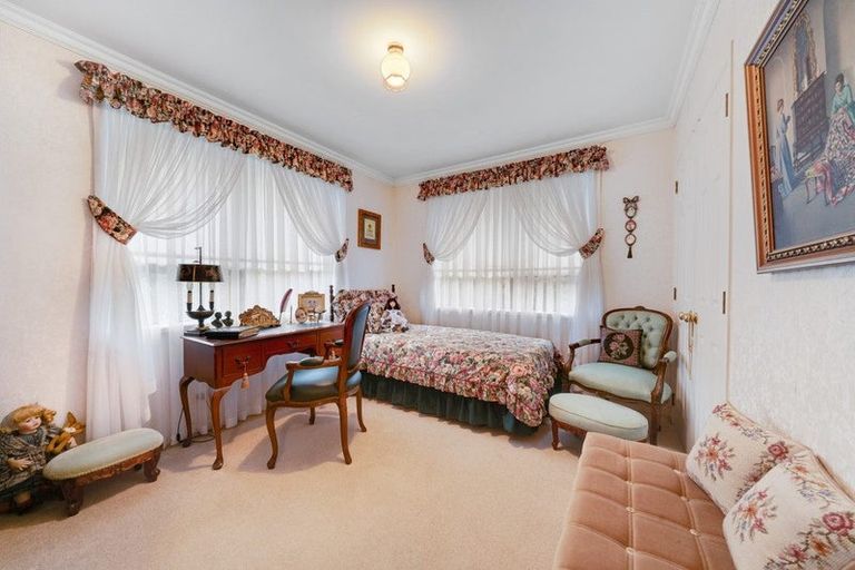 Photo of property in 2/13 Hamilton Road, Papatoetoe, Auckland, 2025