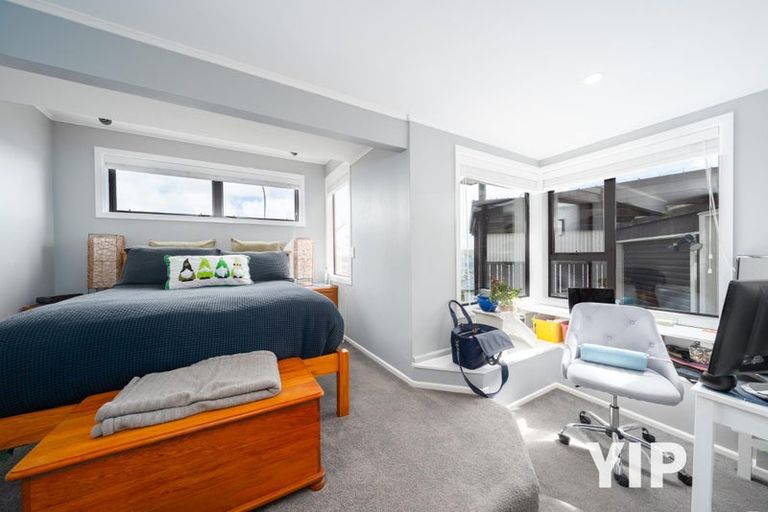 Photo of property in 16 Carluke Street, Paparangi, Wellington, 6037