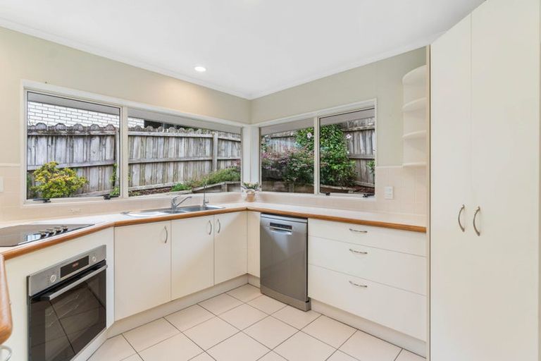 Photo of property in 1/21 Westview Court, Somerville, Auckland, 2014