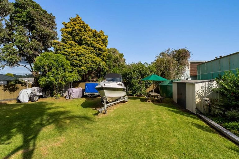 Photo of property in 6 Endeavour Place, Cooks Beach, Whitianga, 3591