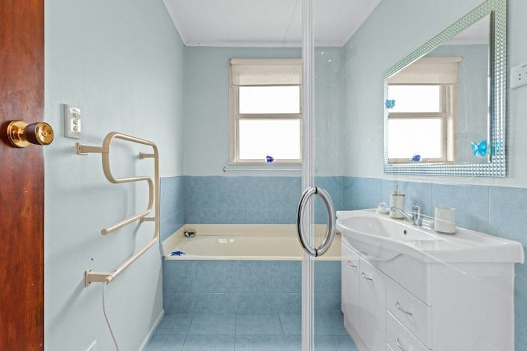 Photo of property in 1402 Warwick Place, Mayfair, Hastings, 4122