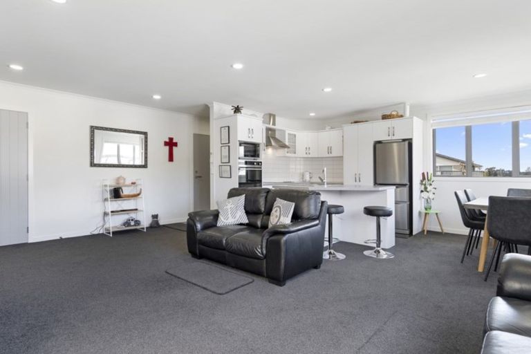 Photo of property in Waterview Estate, 6/4 Greystone Place, Omokoroa, 3114