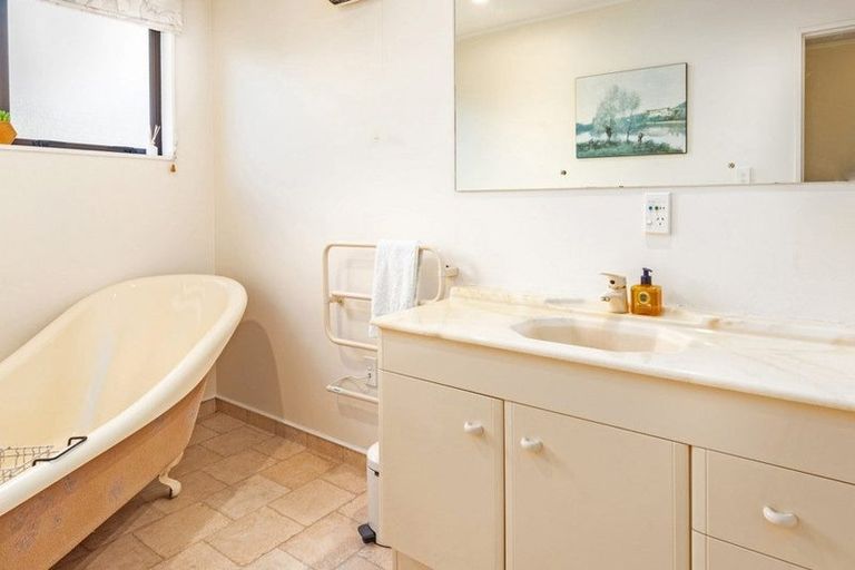 Photo of property in 16 Springswood Grove, Springlands, Blenheim, 7201