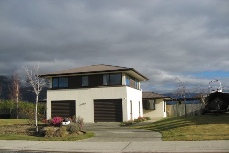 Photo of property in 3 Briar Bank Drive, Wanaka, 9305