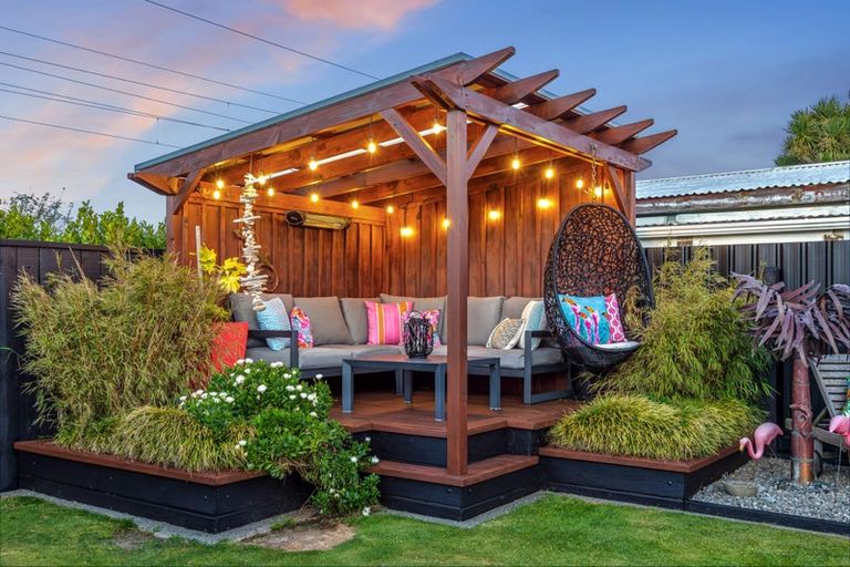 Photo of property in 15 North Street, Petone, Lower Hutt, 5012