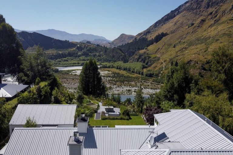 Photo of property in 32 Amber Close, Arthurs Point, Queenstown, 9371