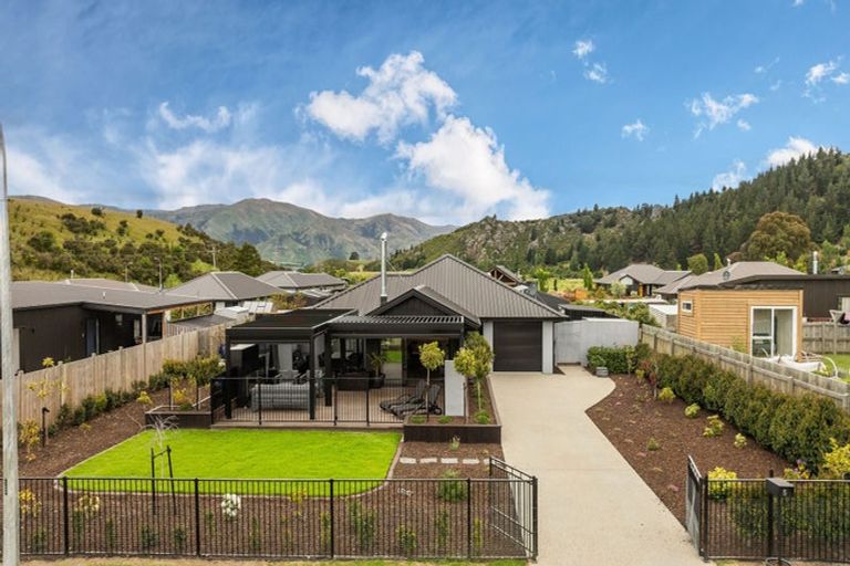 Photo of property in Luggate Park, 5 Cooper Crescent, Luggate, Cromwell, 9383