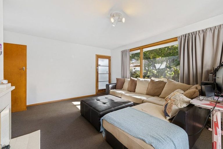 Photo of property in 2/124 Brookside Terrace, Bryndwr, Christchurch, 8053