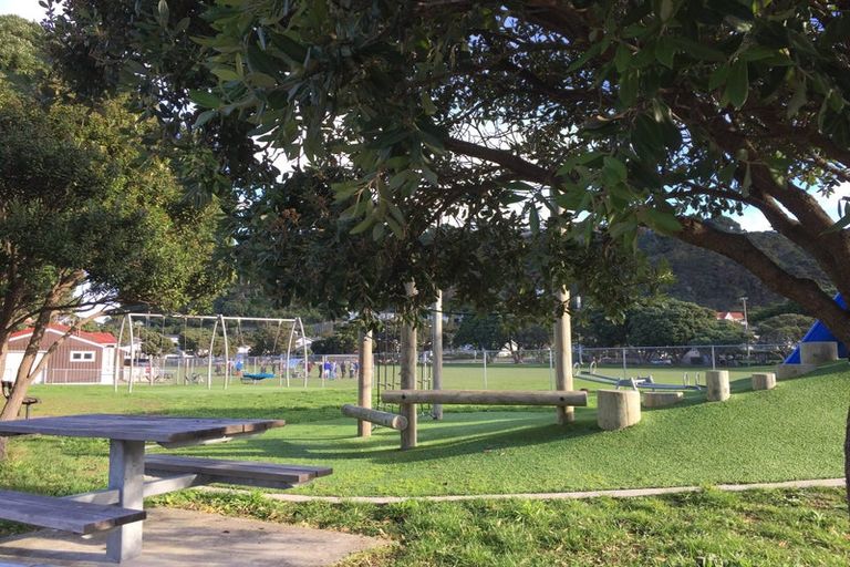 Photo of property in 19a Mantell Street, Seatoun, Wellington, 6022