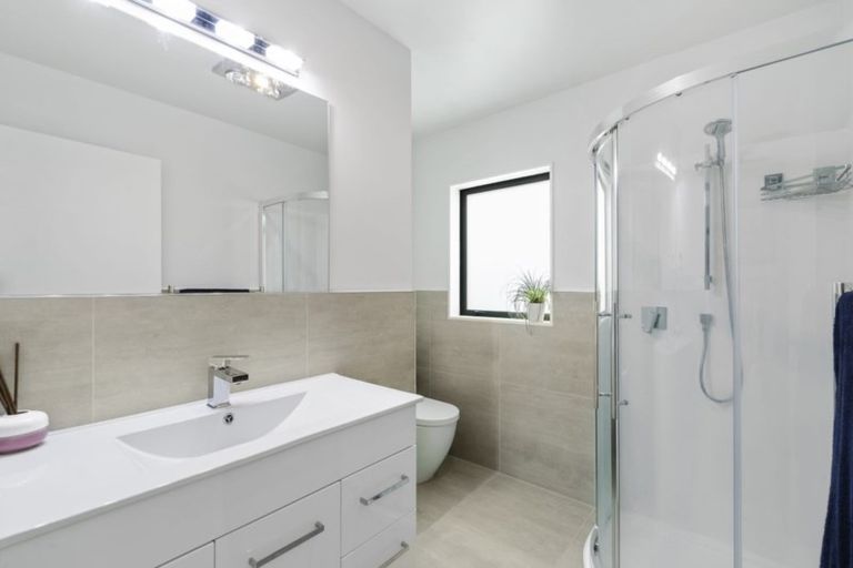 Photo of property in 28 Tawhiti Road, Pukekohe, 2120