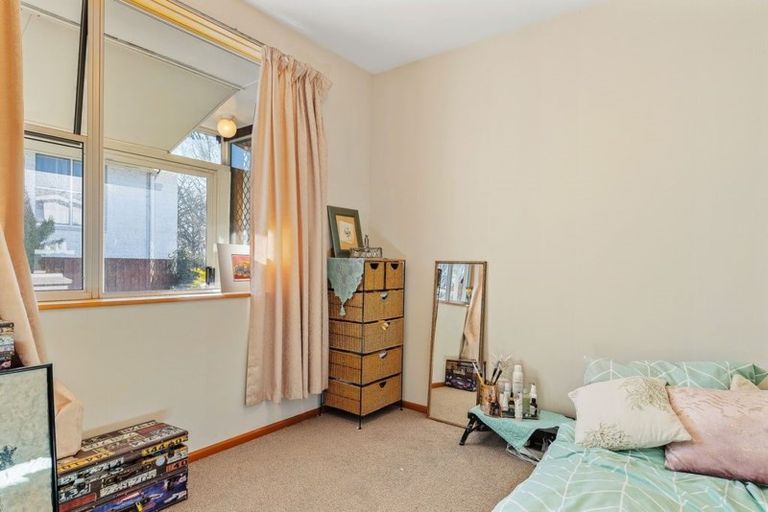 Photo of property in 2/15 Dovedale Avenue, Ilam, Christchurch, 8041