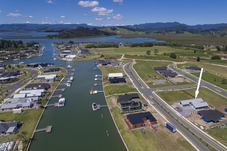 Photo of property in 22 Awatea Drive, Whitianga, 3510