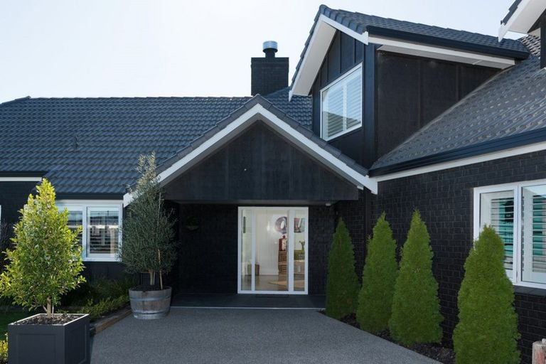 Photo of property in 28 Hanlow Place, Pyes Pa, Tauranga, 3112