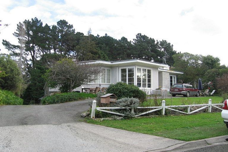 Photo of property in 8 Williams Terrace, Fitzherbert, Palmerston North, 4410