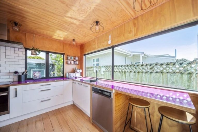 Photo of property in 51 Fitzroy Road, Fitzroy, New Plymouth, 4312