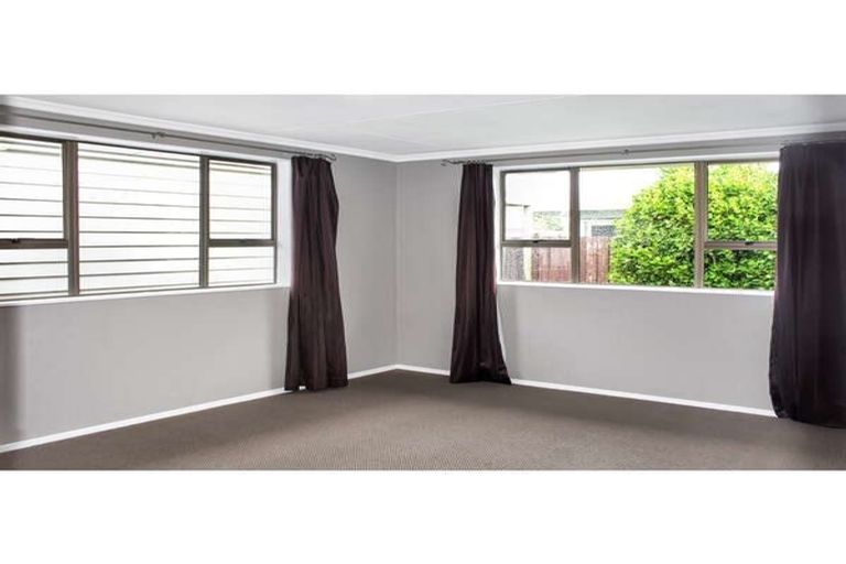 Photo of property in 50 Cascade Crescent, Westbrook, Palmerston North, 4412
