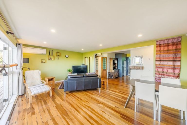 Photo of property in 40 Akatea Road, Korokoro, Lower Hutt, 5012