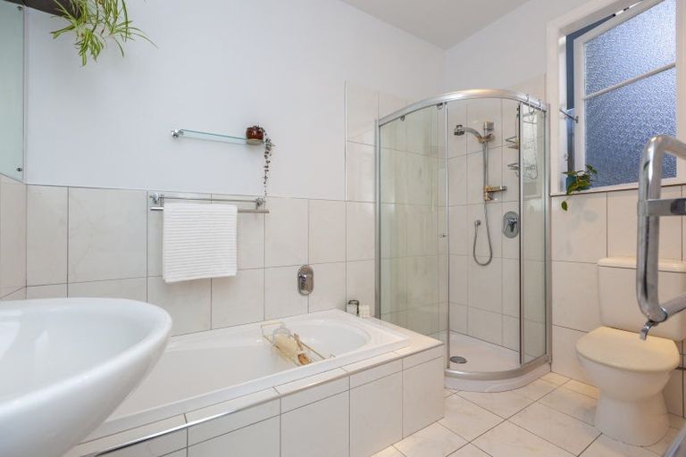 Photo of property in 30 Newry Road, Raumati Beach, Paraparaumu, 5032