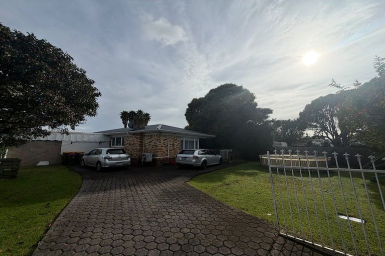 Photo of property in 419 Massey Road, Mangere East, Auckland, 2024