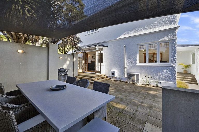 Photo of property in 76 Belt Road, New Plymouth, 4310