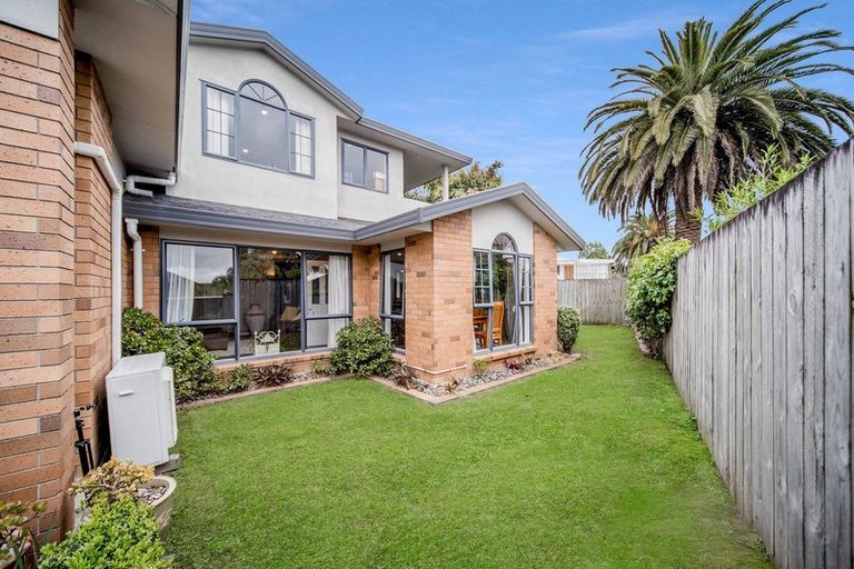 Photo of property in 21a Edmund Hillary Avenue, Papakura, 2110
