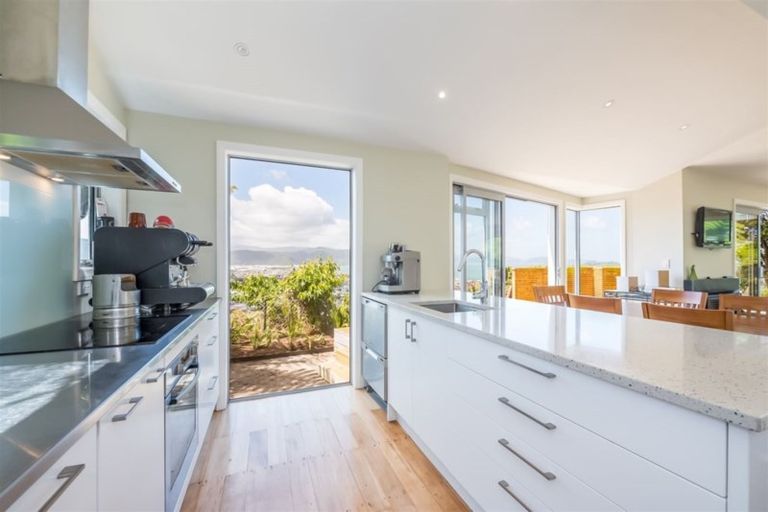 Photo of property in 19 London Road, Korokoro, Lower Hutt, 5012