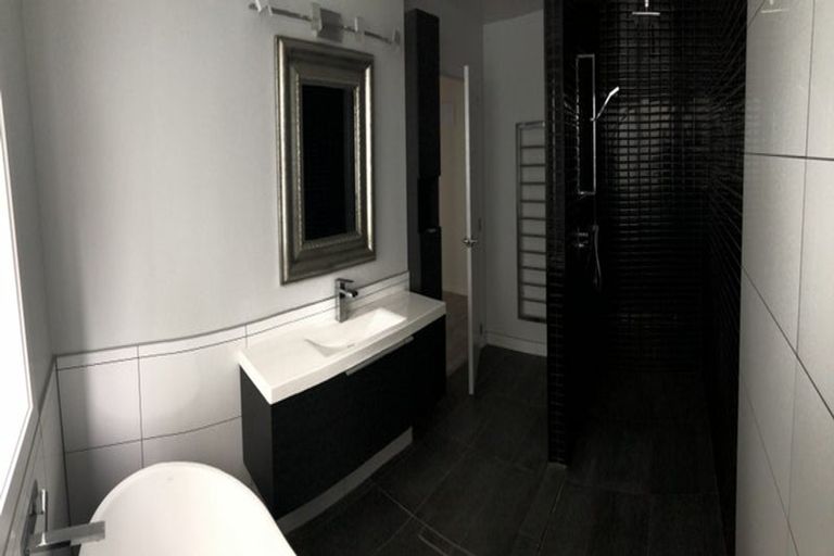 Photo of property in 18 Karamu Street, Ngaio, Wellington, 6035