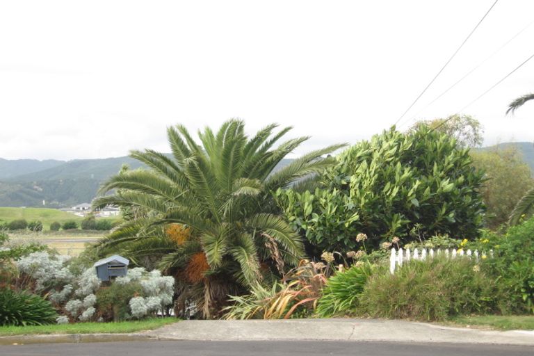 Photo of property in 20 Waikare Road, Raumati Beach, Paraparaumu, 5032