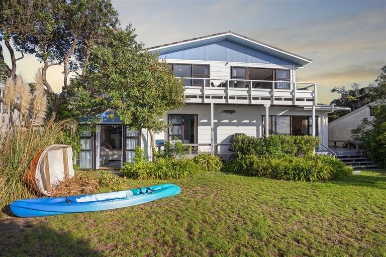 Photo of property in 100 Tangaroa Road, Whangamata, 3620