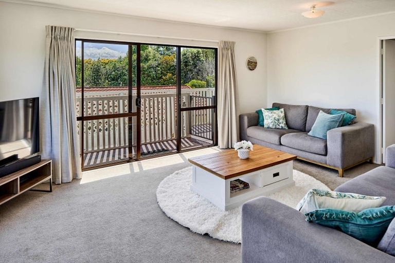 Photo of property in 16 Transom Close, Whitby, Porirua, 5024